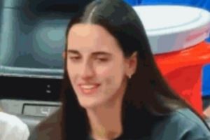 美丽！狂热VS太阳比赛期间 镜头数次给到因大腿拉伤休战的克拉克
