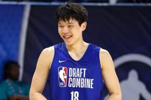 😍首轮有戏？美媒更新模拟选秀：杨瀚森第22顺位 和上期一致！